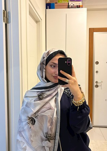 Gri Saten Dokulu Kadın Şal - Görsel 2