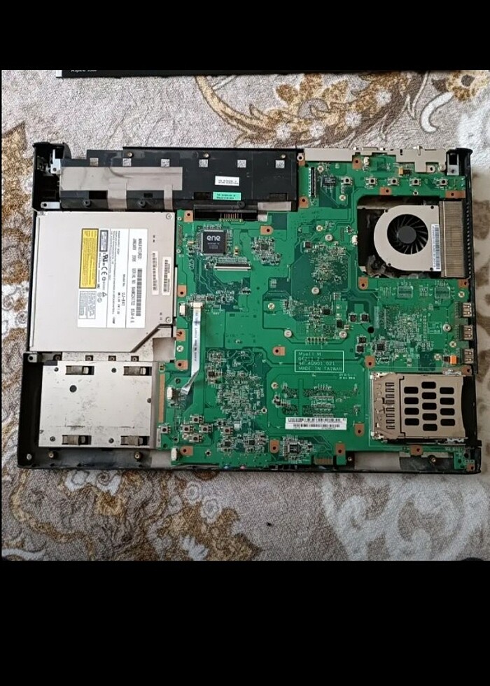 Acer Aspire 9300 - Görsel 2