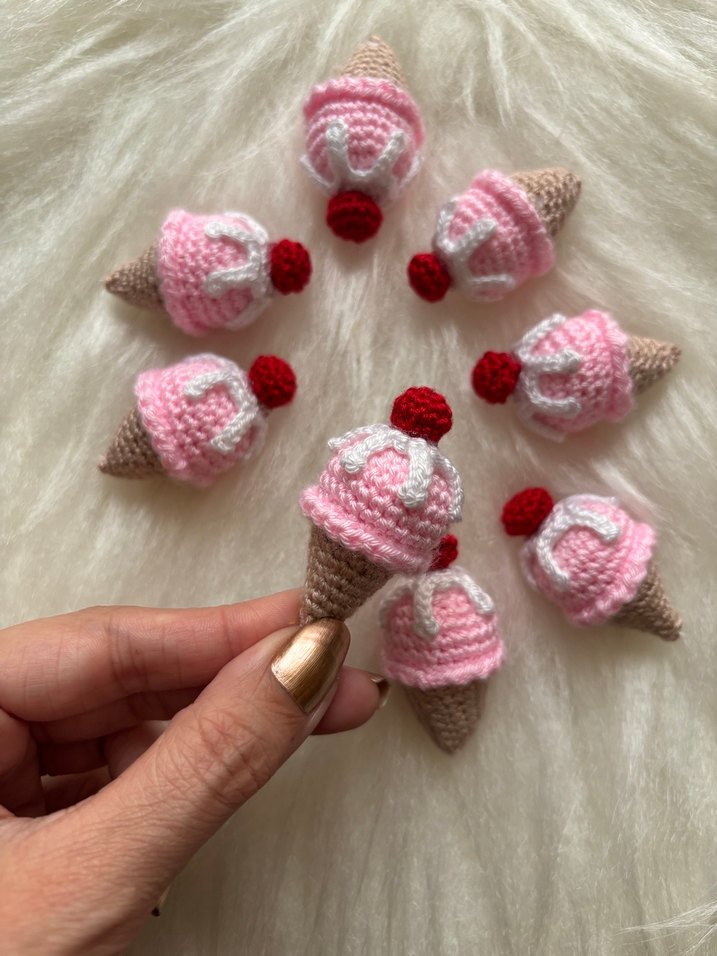 Renkli  dondurma anahtarlıklar adet 22 tl - Görsel 2