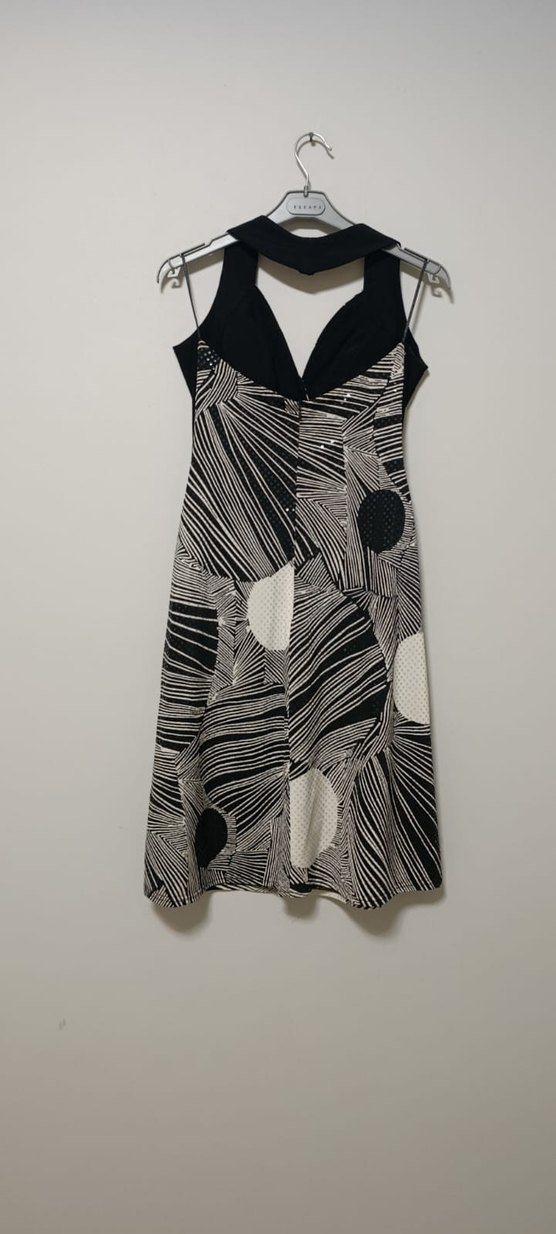 Desenli Siyah Beyaz Parlak Midi Gece Elbisesi - Görsel 2