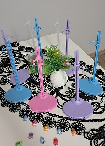Barbie MONSTERHİGH BARBİE BEBEK STANDI