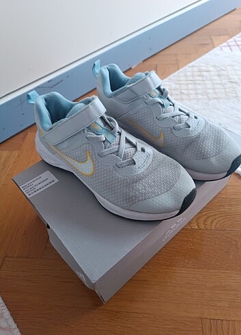 Orijinal Nike spor ayakkabı