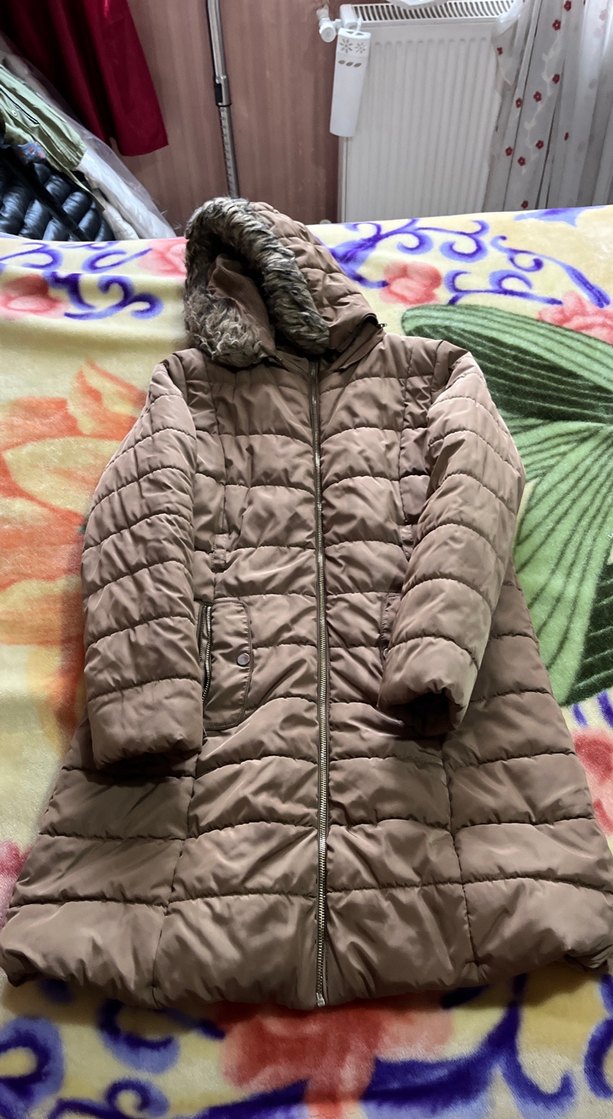 Kahverengi Kapüşonlu Kadın Kış Montu - Görsel 3