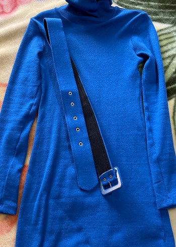 Mavi Boğazlı Kemerli Triko Elbise - Görsel 3