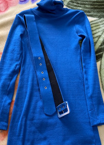 Mavi Boğazlı Kemerli Triko Elbise - Görsel 4