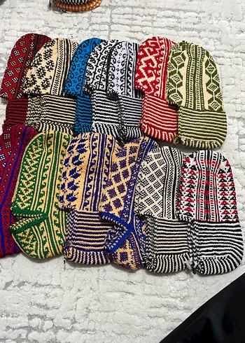 Çok Renkli Desenli el örgüsü patik - Görsel 2