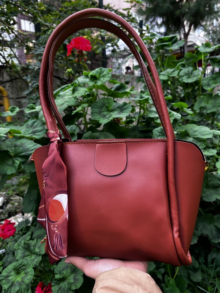 Bordo Kadın Deri Tokalı Çanta - Görsel 5