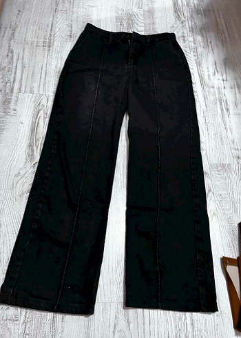 Kadın Siyah Kemerli Uzun Kot Pantolon - Görsel 2