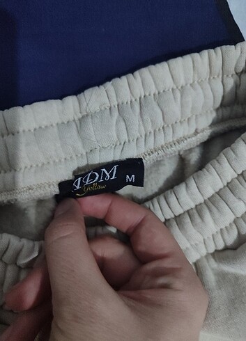 m Beden ten rengi Renk Krem eşofman. 