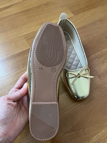 Diğer Altın sarısı babet
