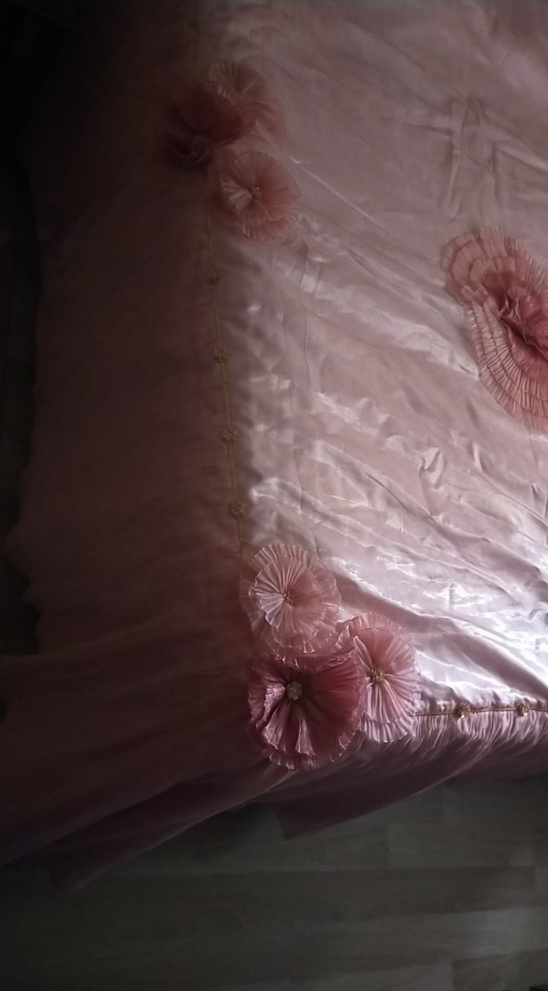 Piliseli Pembe Yatak Örtüsü - Görsel 2