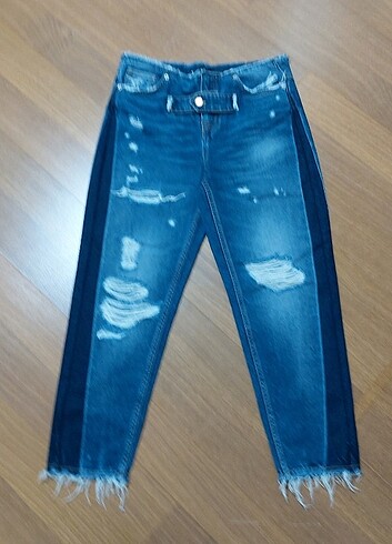 Bershka denim yirtik mom jeans pantolon