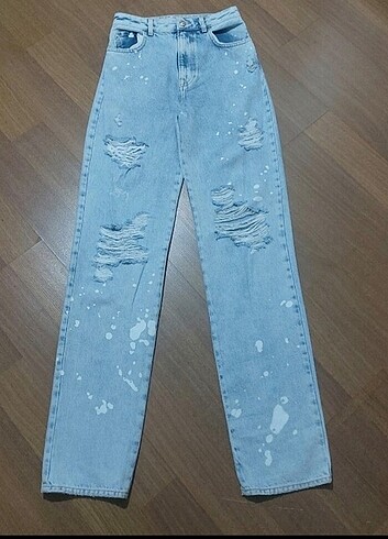 BERSHKA Denim high Rise Straıght Jeans