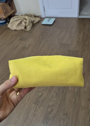 Diğer Sarı Süet Fermuarlı Makyaj Çantası