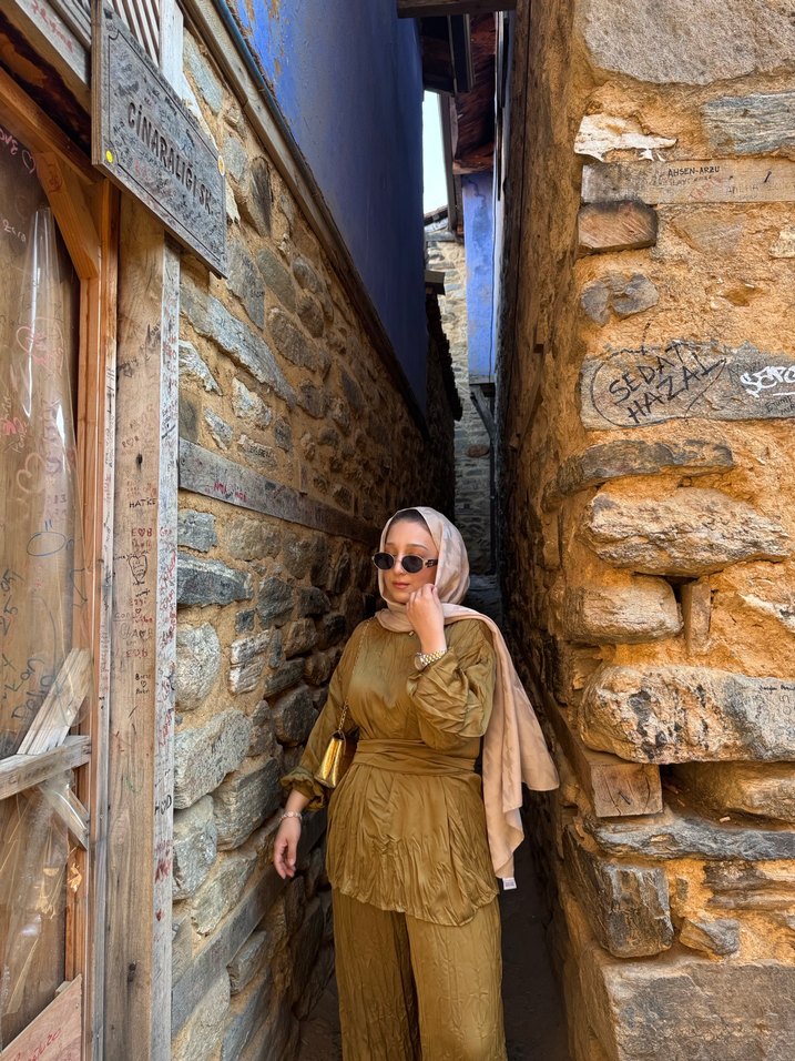 Uzun Kol Detaylı Saten Kadın takıl - Görsel 4