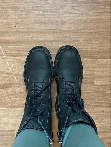 Nine west bot