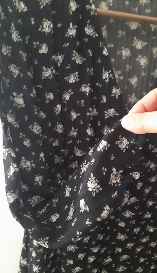 Uzun kollu desenli midi kadın elbise - Görsel 2