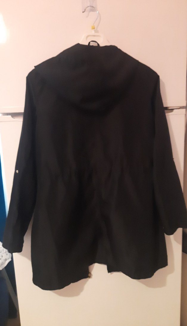 Siyah Midi Düğmeli Kadın Rüzgarlık - Görsel 4