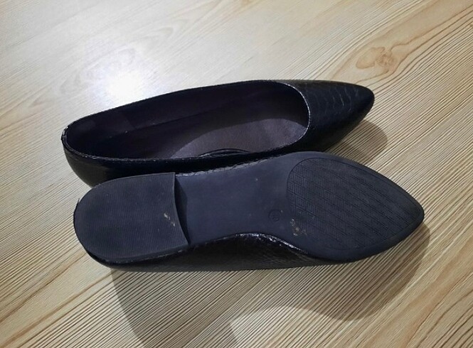 Siyah babet