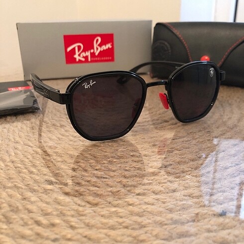 Rayban Ferrari gözlük