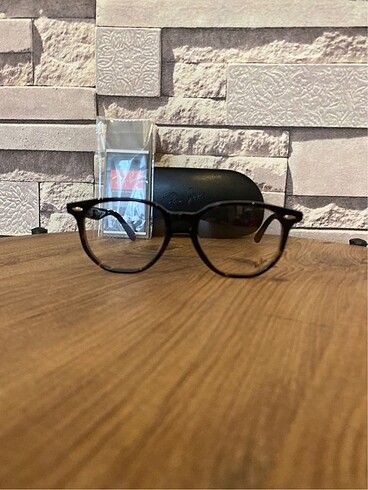 Rayban optik çerçevesi