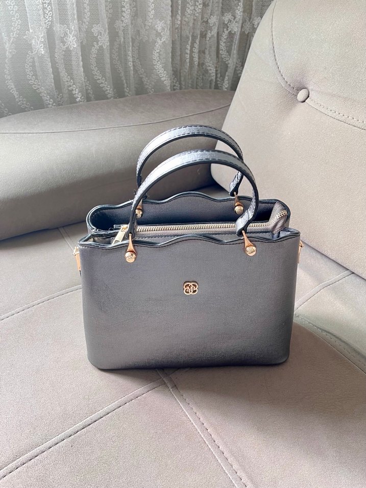 Gri Deri Kadın Çanta Modern Klasik - Görsel 3