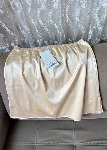 Saten Görünümlü Bej jüpon - Görsel 3