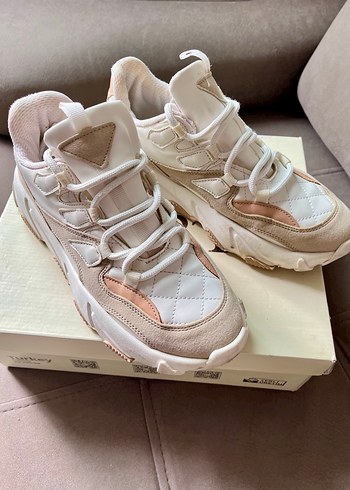 Beyaz Bağcıklı Stiletto Topuklu Kadın Spor Ayakkabı - Görsel 3