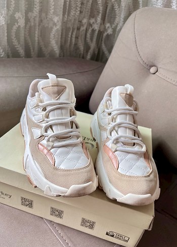 Beyaz Bağcıklı Stiletto Topuklu Kadın Spor Ayakkabı - Görsel 7