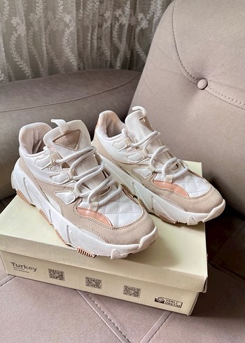 Beyaz Bağcıklı Stiletto Topuklu Kadın Spor Ayakkabı - Görsel 4