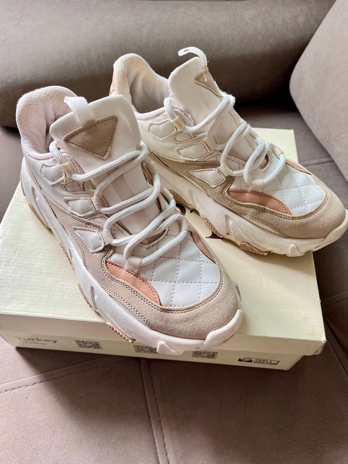 Beyaz Bağcıklı Stiletto Topuklu Kadın Spor Ayakkabı - Görsel 3