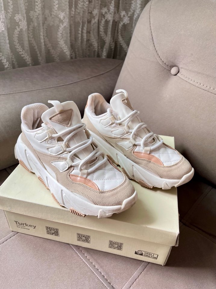 Beyaz Bağcıklı Stiletto Topuklu Kadın Spor Ayakkabı - Görsel 4