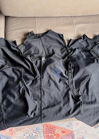 Siyah Yüksek Yakalı çıtçıtlı badi - Görsel 3