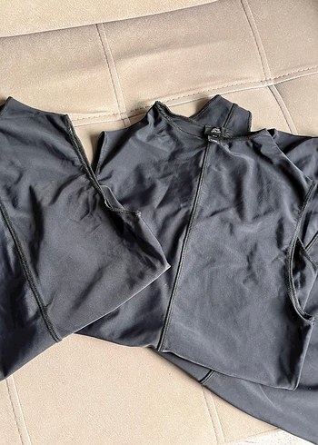 Siyah Yüksek Yakalı çıtçıtlı badi - Görsel 2