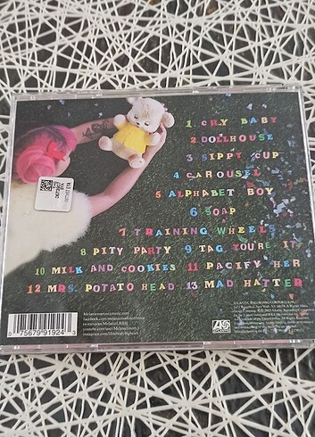 Melanie Martinez Crybaby cd - Görsel 3