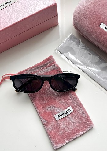 Miu Miu Siyah Kadın Güneş Gözlüğü - Görsel 2
