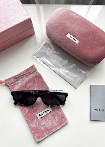 Miu Miu Siyah Kadın Güneş Gözlüğü - Görsel 6