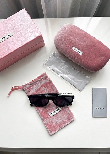 Miu Miu Siyah Kadın Güneş Gözlüğü - Görsel 14