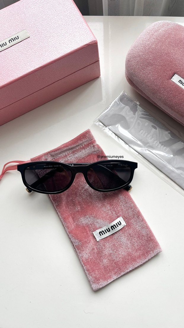Miu Miu Siyah Kadın Güneş Gözlüğü - Görsel 2
