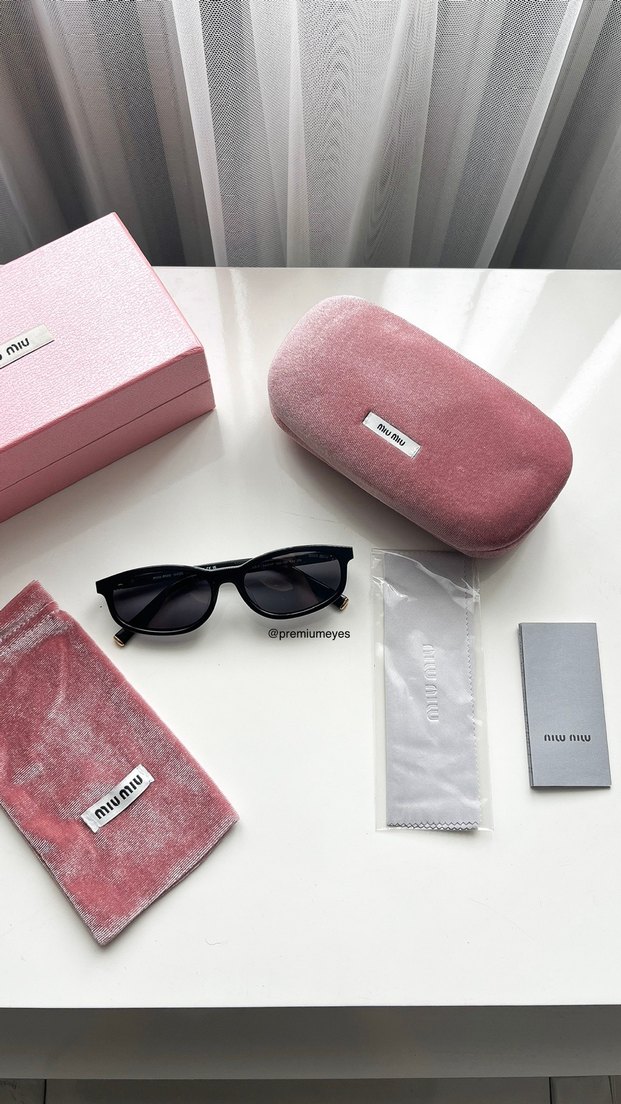 Miu Miu Siyah Kadın Güneş Gözlüğü - Görsel 5