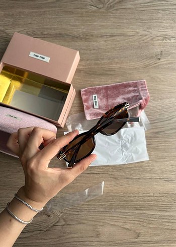 Miu Miu leopar güneş gözlüğü - Görsel 4