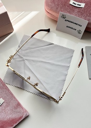 Miu Miu güneş gözlüğü - Görsel 7