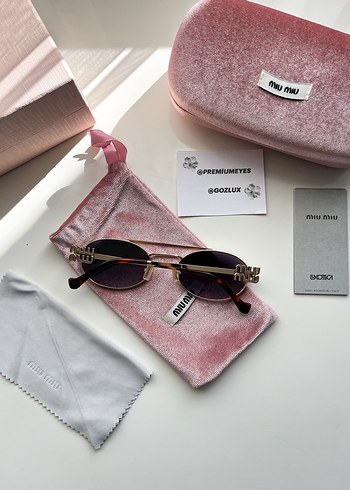 Miu Miu güneş gözlüğü - Görsel 11