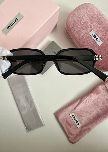 Miu Miu Siyah Kadın Güneş Gözlüğü - Görsel 2