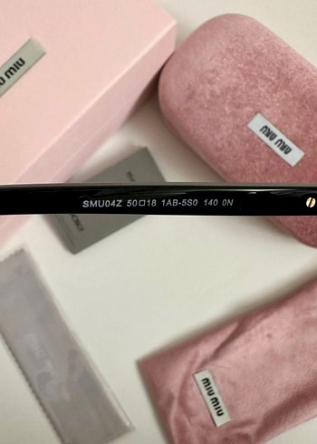 Miu Miu Siyah Kadın Güneş Gözlüğü - Görsel 4