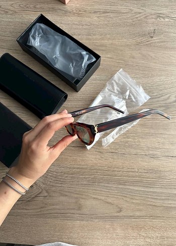 Yves saint laurent leopar gözlük - Görsel 3