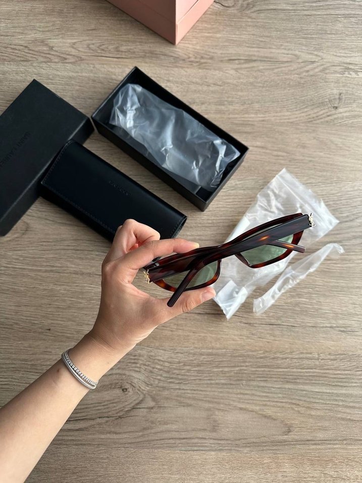 Yves saint laurent leopar gözlük - Görsel 4