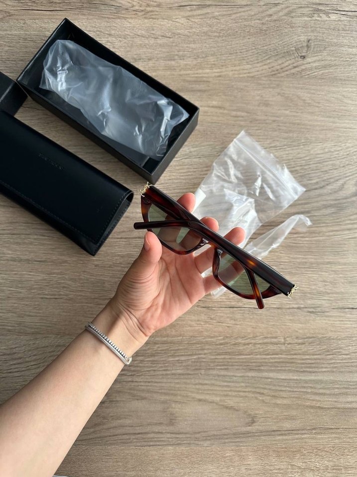 Yves saint laurent leopar gözlük - Görsel 2