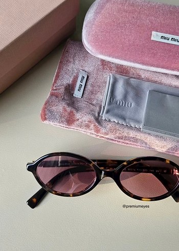 Miu Miu güneş gözlüğü - Görsel 4