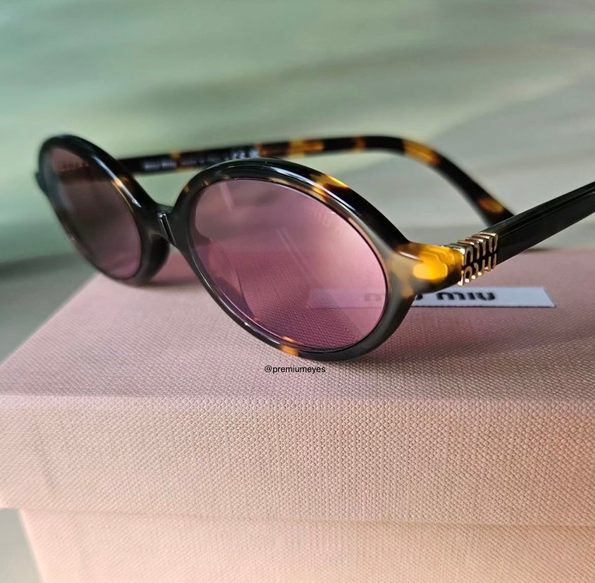 Miu Miu güneş gözlüğü - Görsel 3